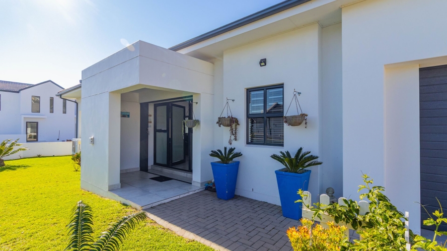 3 Bedroom Property for Sale in Sandy Point Beach Estate Western Cape